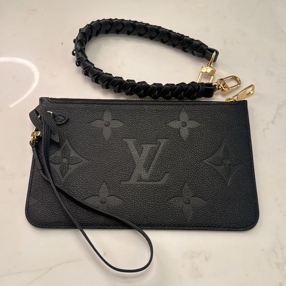 Louis Vuitton Neverfull Empreinte Pochette - Picture 8 of 14